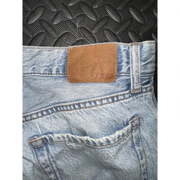 Aeropostale 90s Baggy High Waisted Distressed Light Wash Jeans Size 2 Reg - Picture 7 of 9